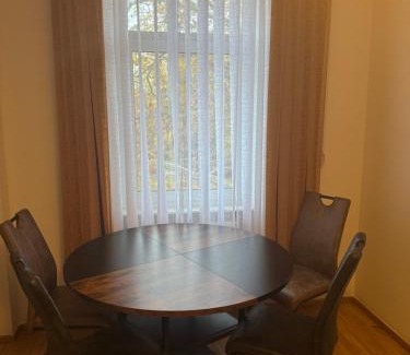 Weststadt Apartment | Zentrale 3 Zimmerwohnung mit kostenlosem Stellplatz