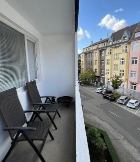 Stadtbezirk 3 Apartment | Zentrales und renoviertes Apartment nähe Medienhafen mit Balkon
