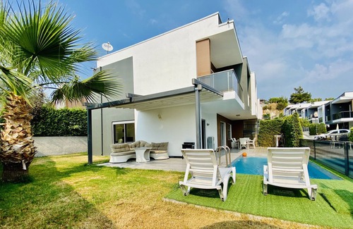 Kadnlar Denizi Mahallesi House | zeta B1 villa