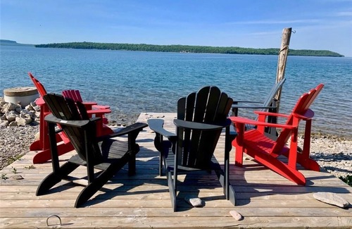 Georgian Bluffs Cottage | Zeta's Beachfront Cottage on Georgian Bay