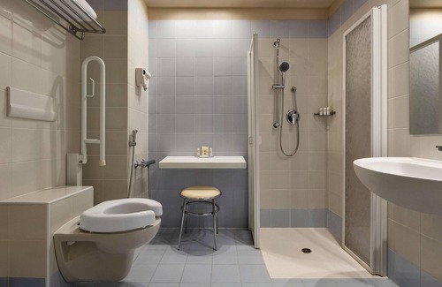 Somma Lombardo Hotel | Zeus Essence Dolce Milan Malpensa