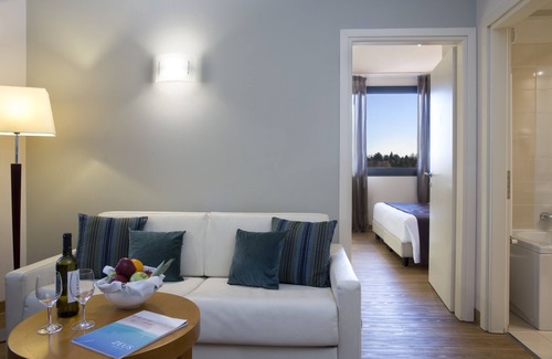 Somma Lombardo Hotel | Zeus Essence Dolce Milan Malpensa