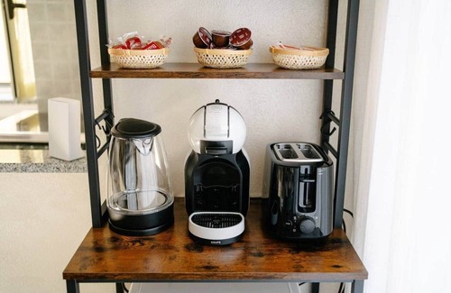 Belcastro Apartment | Zeus House - apartment at the entrance to Wonderlan, Netflix, WiFi, A/C