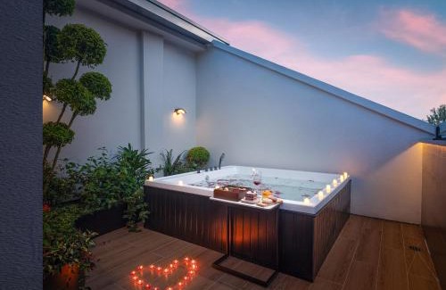 Wulingyuan Hotel | Zhangjiajie National Park RU Hotel-Free one way pick up service over 2 night,Free fresh coffee,Attraction Tickets Serivce in advance