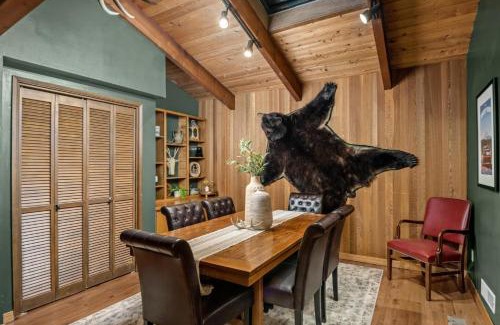 Rhododendron House | Zigzag Basecamp