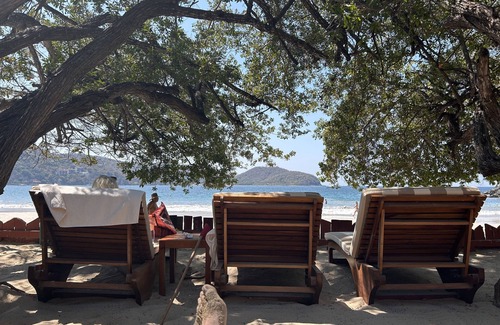 Ixtapa - Zihuatanejo Hotel | Zihuatanejo Hilton on Playa La Ropa Beachfront Large 2 BR Villa