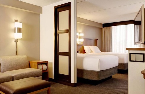 Austin Hotel | Zilker Metropolitan Park Tour! 4 Spacious Units w/FREE Parking, Outdoor Pool!