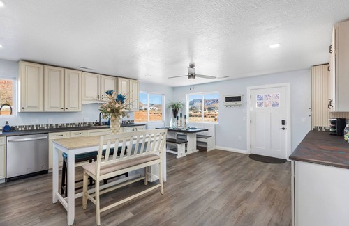 Colorado City House | Zion Luxury Retreat: Sauna, Hot tub, and Views