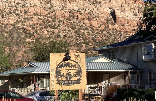 Hildale House | Zion’s SouthHideaway Japanese Room