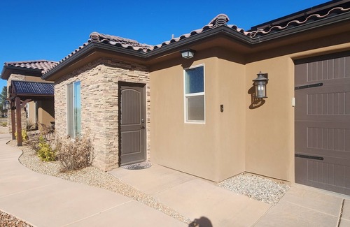 Virgin House | "Zions Gateway Casita" 14 Miles from Entrance of Zion National Park.