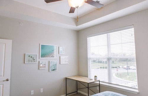 Zionsville Condo | Zionsville Luxury 1BR w/Balcony
