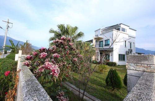 Ji'an Bed & Breakfast | Zoe and Spark B&B