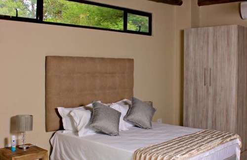 Pyramid Cabin | Zoe Bush Lodge
