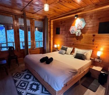 Banjar Hotel | Zoella