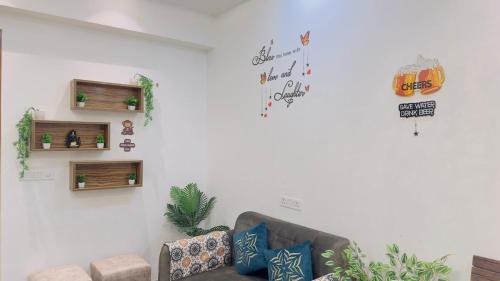 Sector 70 Apartment | zoomstaystudio
