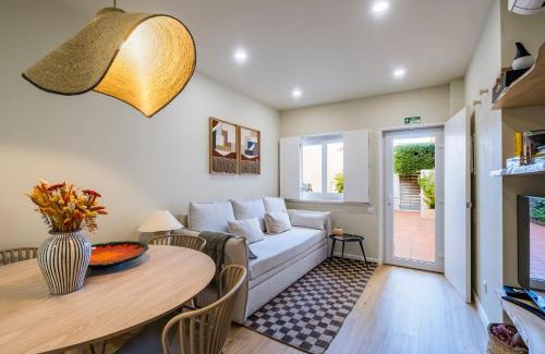 Parede House | Zu's House Stylish Pool Stay Near Lisbon & Beach