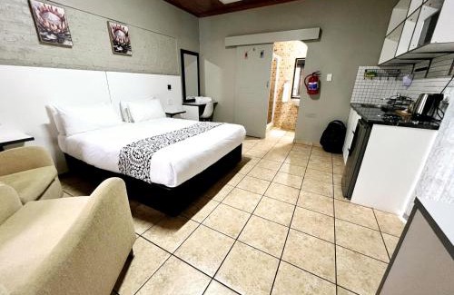 Polokwane Apartment | ZUCH Accommodation at Pafuri Self Catering - Guest Suite