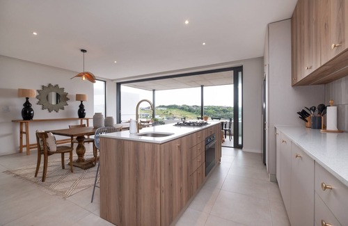 Salt Rock Apartment | Zululami Luxury Estate 4 BR House