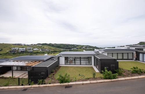 Salt Rock Apartment | Zululami Luxury Estate 4 BR House
