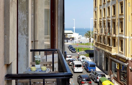 Gros Apartment | Zurriola Zinema by FeelFree Rentals