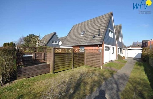 Borkum House | Zwei Separate Schlafzimmer, Wunderschöne Terrasse und Großer Garten!