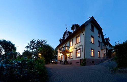 Merzhausen Apartment | Zweibettzimmer mit Dusche und WC