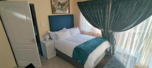 Greater Johannesburg Metropolitan Area House | Zwelibanzi Guesthouse