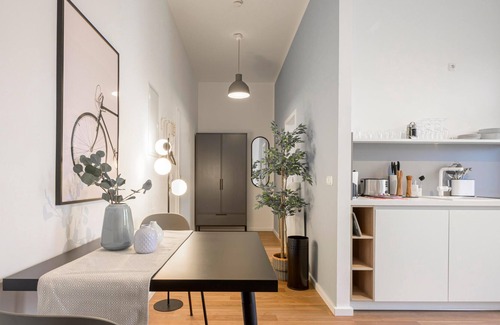 Zwickau Apartment | Zwickau Biergasse | Single Suite + Balcony
