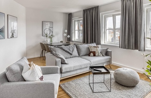 Zwickau Apartment | Zwickau Dr.-Friedrichs-Ring | One-Bedroom Suite L