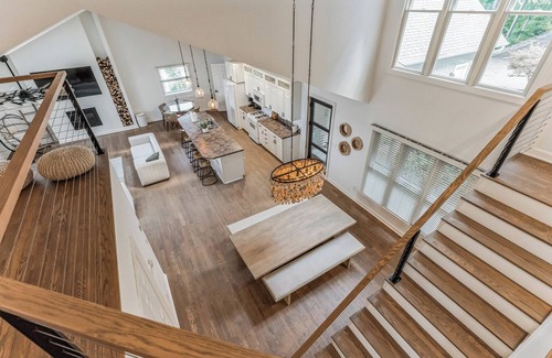Holland House | Zzz's by the C: Autumn Bliss – Apple Cider, Bonfires & Breathtaking Views!