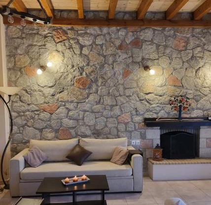 Τα πέτρινα στο Σκεπαστό