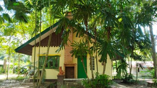 บ้านไร่ธนัชพร