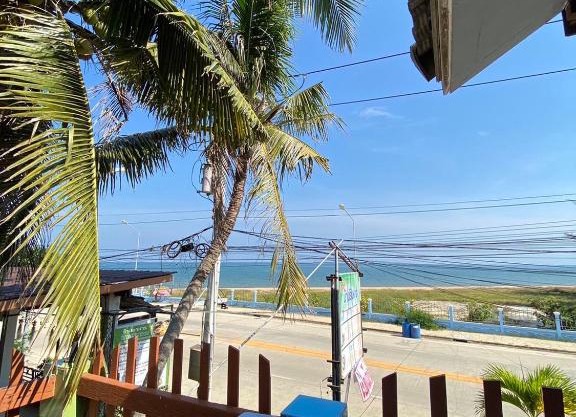 ห้องพักบ้านริมหาด ปากน้ำปราณ
