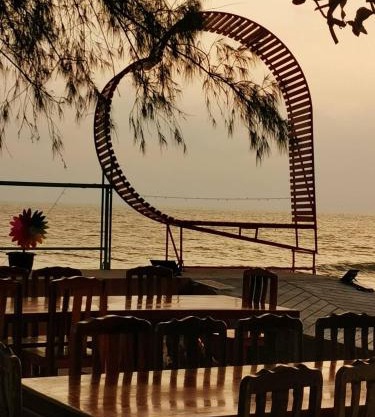 ไชยาซีวิวโฮมสเตย์ (Chaiya Seaview Homestay)