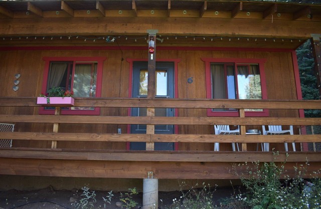 006) The Eagle Cabin