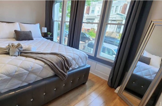 #01 Bright Room - Cozy Queen Bedroom in Angora