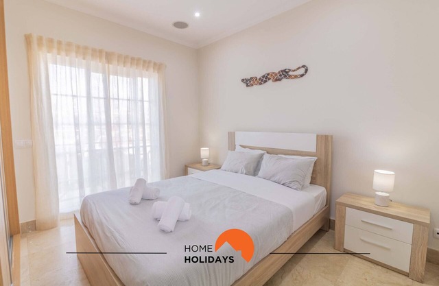 #013 Oliveira by Home Holidays