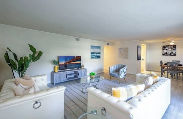 06 Elegant and spacious furnished & all Inclusive 2 bdrm, 2 bath condo, AC, WiFi
