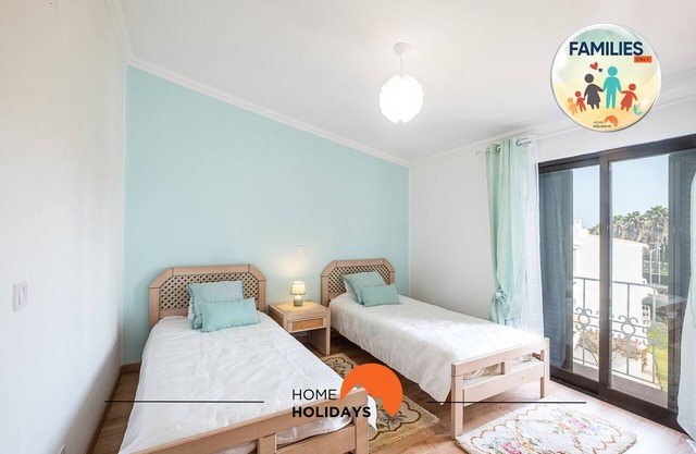 #082 Families Only - São Rafael by Home Holidays