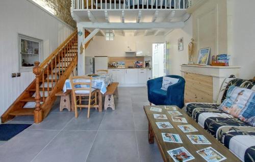 1 Bedroom Cozy Home In La-Gripperie-Saint-Sym