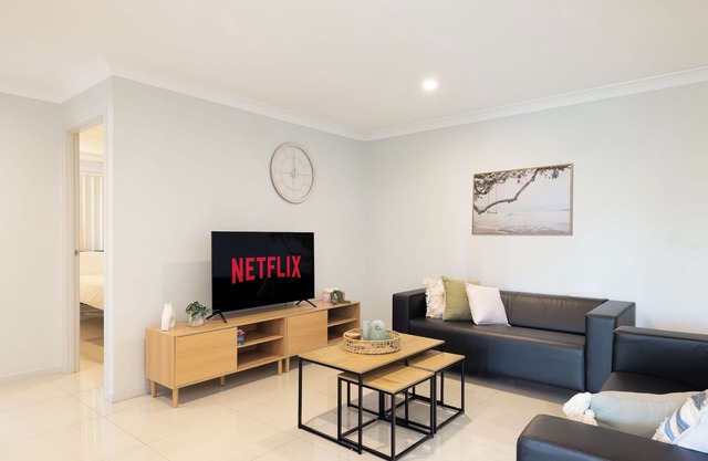 1 Bdr Apt! Private Balcony! Garage Parking! 121D1