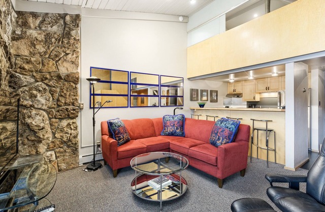 1 Bdrm and Loft 2 Bath Stonebridge Condos 724/Pet Friendly, see desc for policies