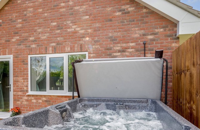 1 bedroom accommodation in Yaxham, near Dereham