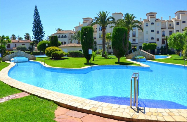 1 bedroom apartment, South West, large solarium terrace, 300m from the beach
