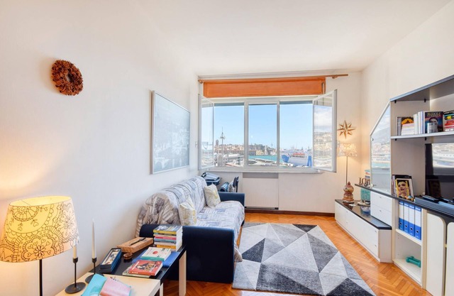 1 bedroom gorgeous apartment in Genova