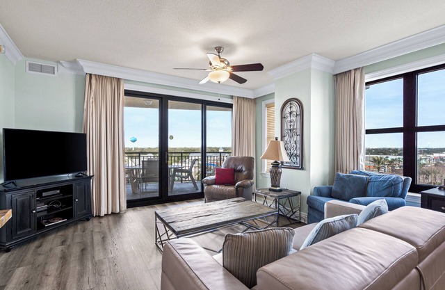 1-Bedroom Luxury Stay at Emerald Grande – Ocean Views & Resort Amenities