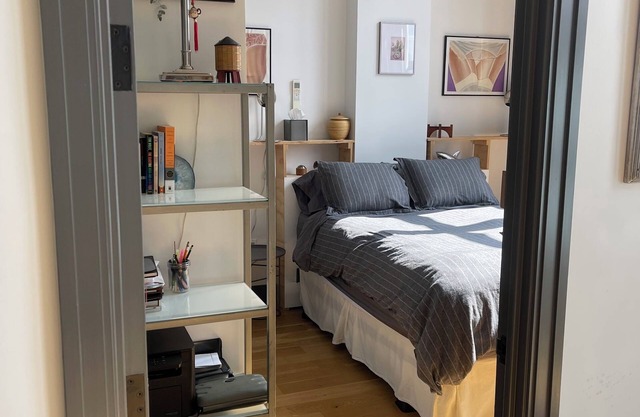 1-bedroom on waterfront in Brooklyn with Balcony, Rooftop, Gym, WiFi, Top Floor!