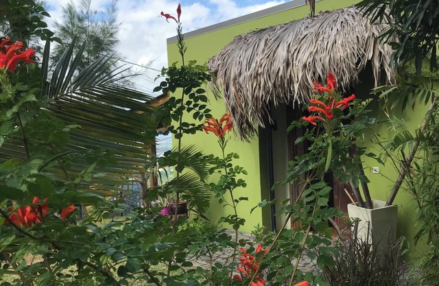 1 Bedroom Private vacation home in Les Avirons