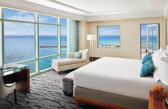 1 Bedroom Suite Topaz - 1 King bed - 1,195 Sq Ft - Max Occupancy: 4 Guests