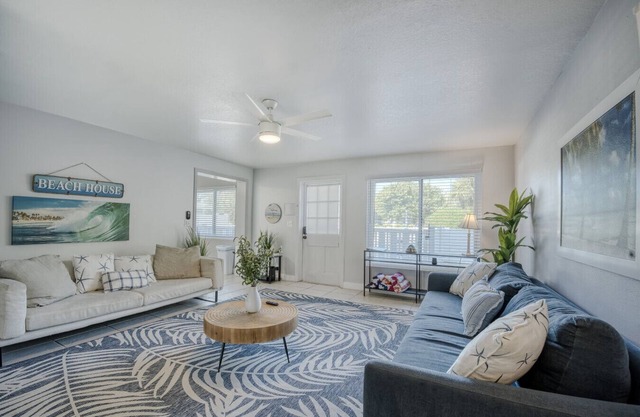 1 Block WALK on QUIET street to beach/food/fun
